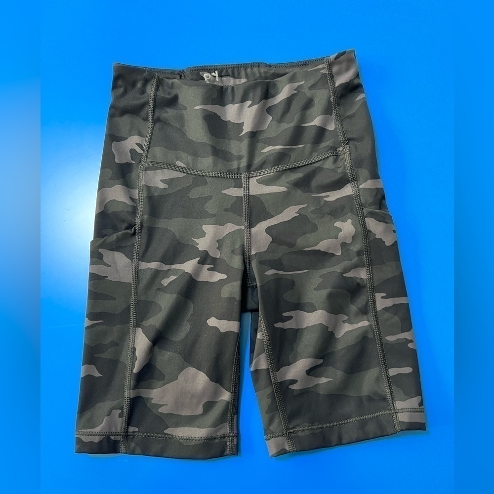 Athleta 7” Camouflage Biker Shorts. Like New
